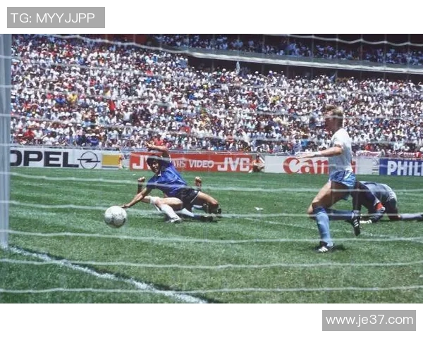 全球足球巨星全景图鉴揭秘他们的传奇故事与辉煌成就